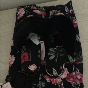 Victoria’s Secret Fur  Slippers Black multi new size 5-6